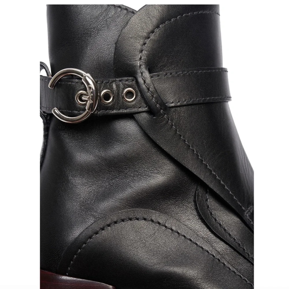 NIB $970 Chloé Gaile Belted Leather Ankle Boots in size 39!